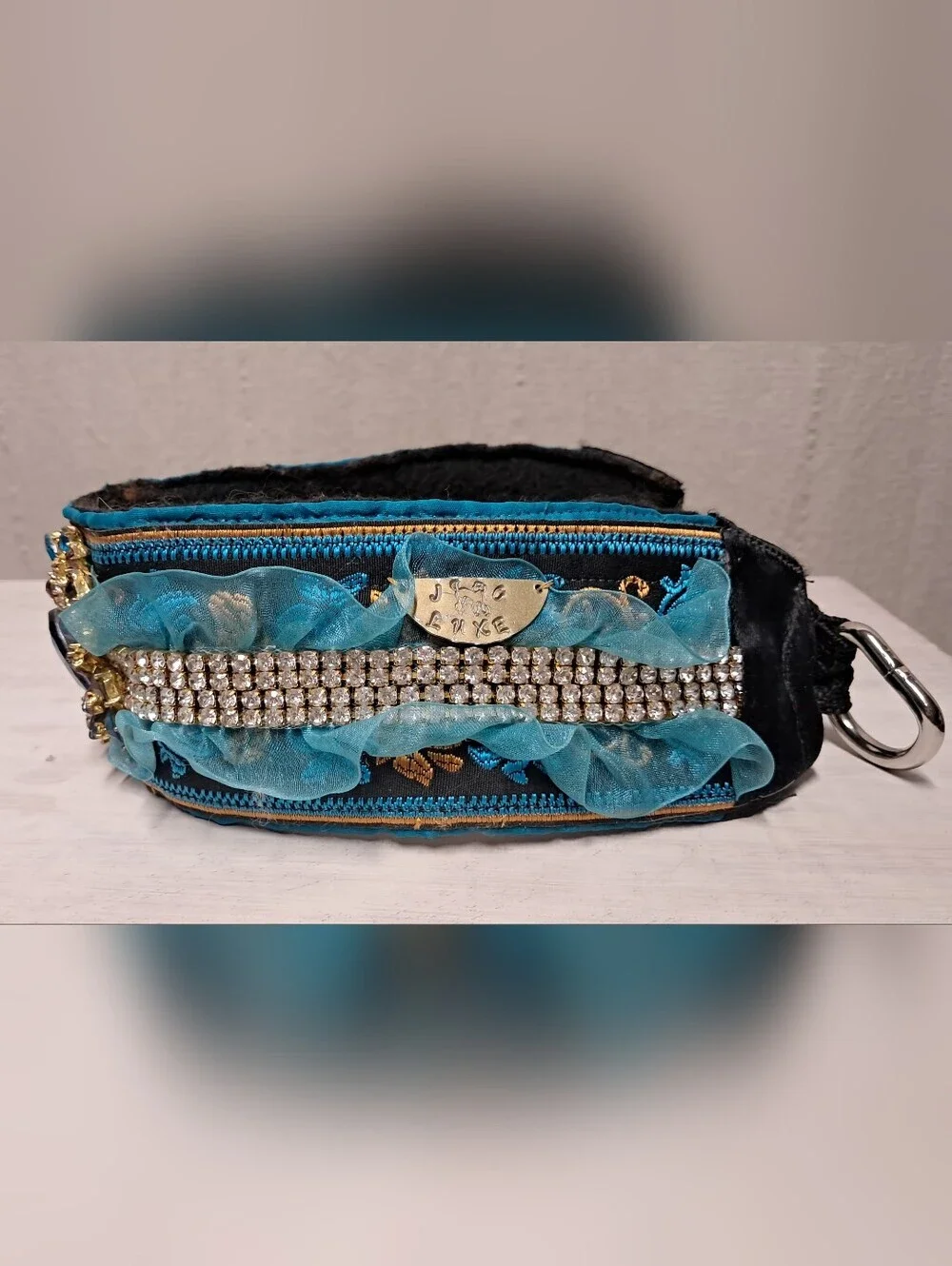 Juliettes Couture eye catching